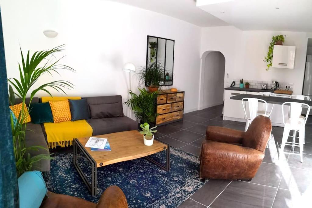 Beautifully Bright Apartment In Old Town Saint-Tropez Eksteriør billede
