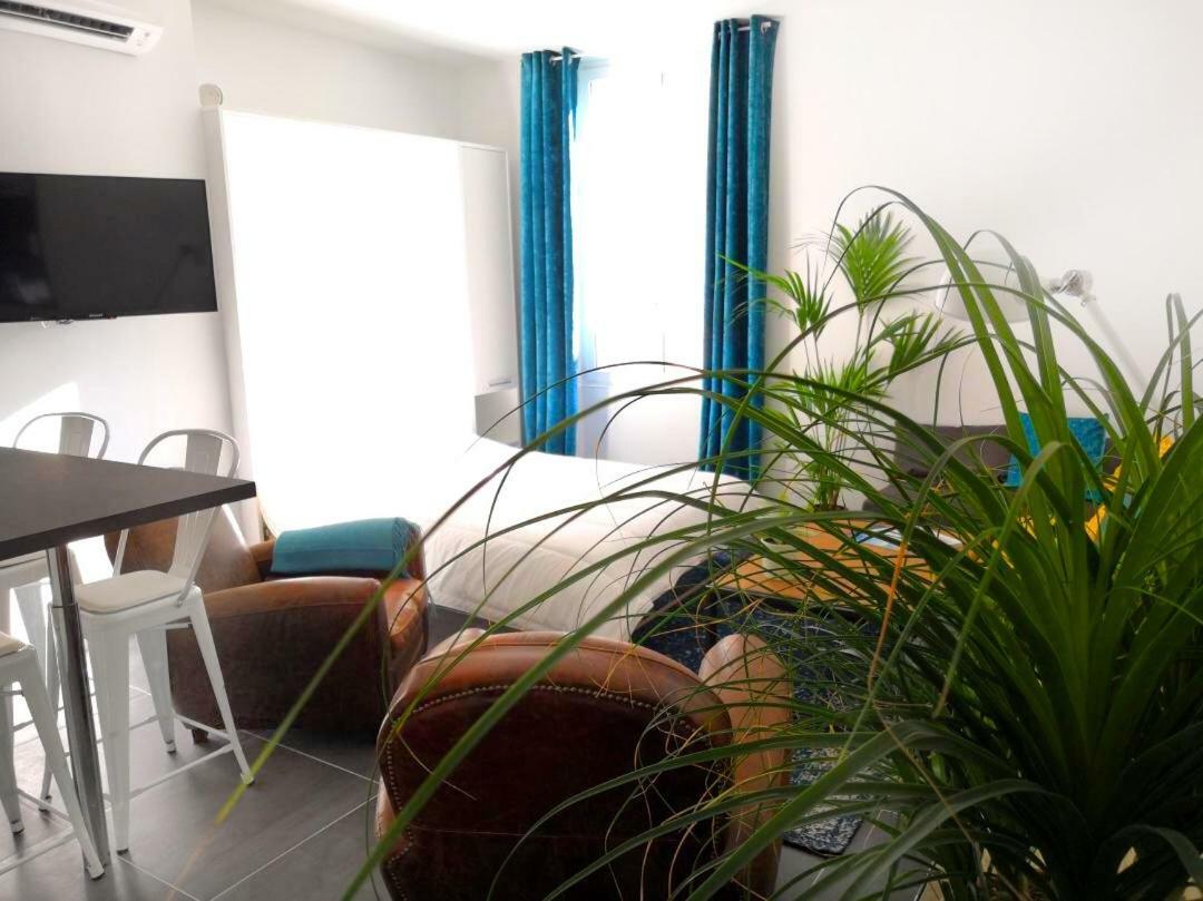 Beautifully Bright Apartment In Old Town Saint-Tropez Eksteriør billede